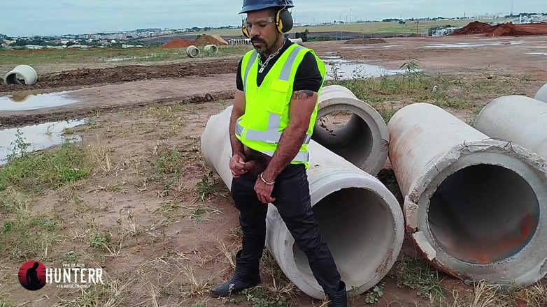TheBlacKHunterr: trong tác phẩm của tôi, miệng coga, anh ấy thích nó