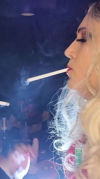 Smoky Seduction: Misty120s Kisses