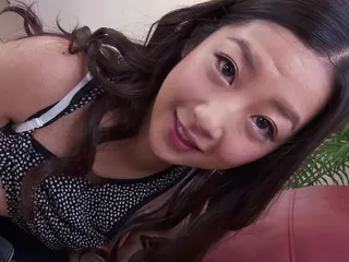 Süßes japanisches teen spricht zum ersten mal mit einem alten typen beim unzensierten casting, lutschen und in den mund kommen