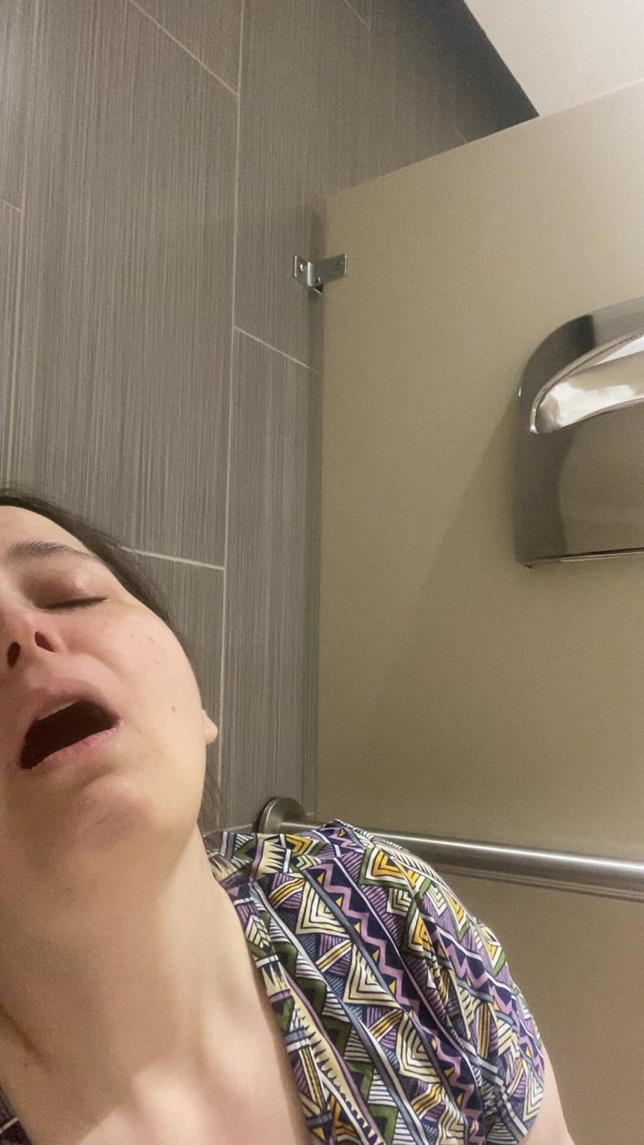 MissChrystalline: Orgasmo en el baño