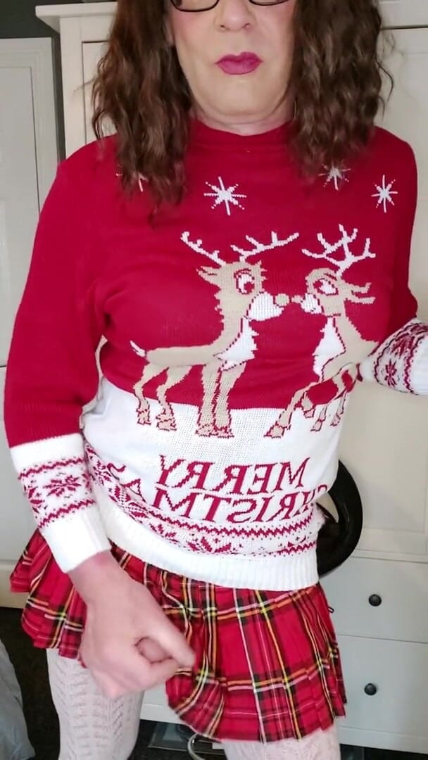 Juniperberi29: Christmas crossdressing fun