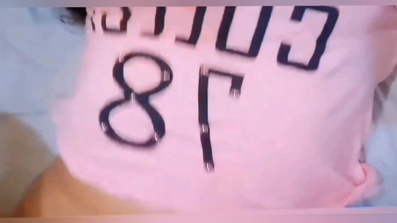 katha: 我的继女，她有一件漂亮的礼服，她让我射得很快，她让我把精液留在那剃光的阴道上