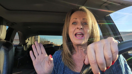 Little Linda: Küçük Linda Lowe'un kapısını geri dönüyor