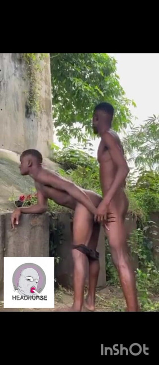 Sweetass132: Açık Havada Tek Başına Çalıda Sikişiyor