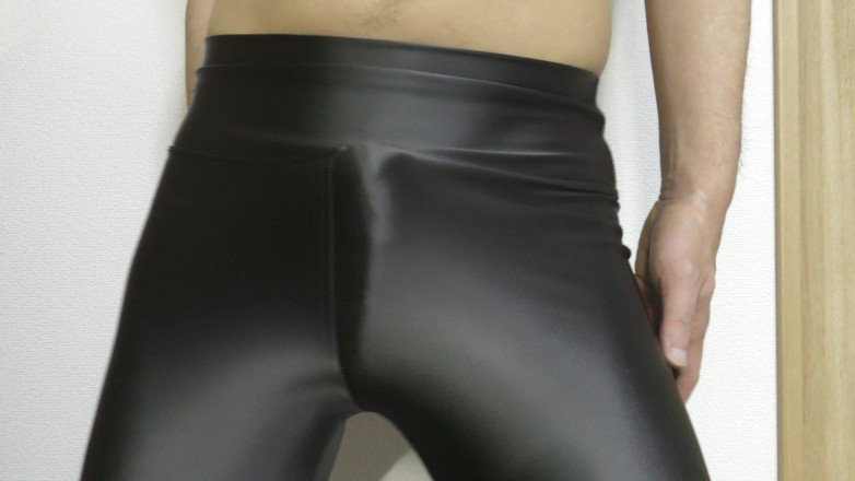 LovePantyBoy: 黒のスパンデックスレギンスでオナニー