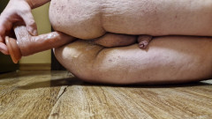 Hornybottomjohn: नीचे विशाल लंड के साथ गहरी और तेज गांड चुदाई चाहती है