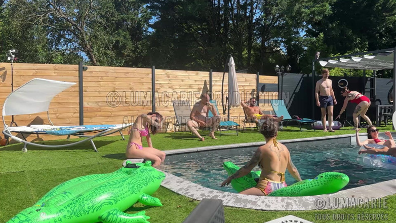Lumacarie: Orgie la piscină la Colo 2024