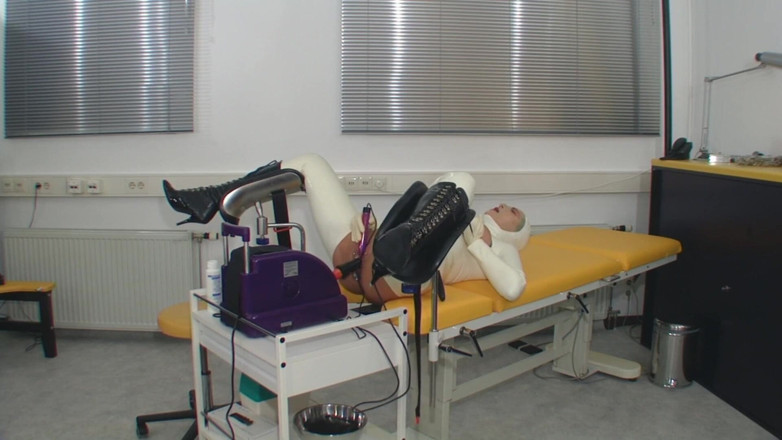 Rubber & Clinic Studio - 1ATOYS: 2 sletten - 2 neukmachines