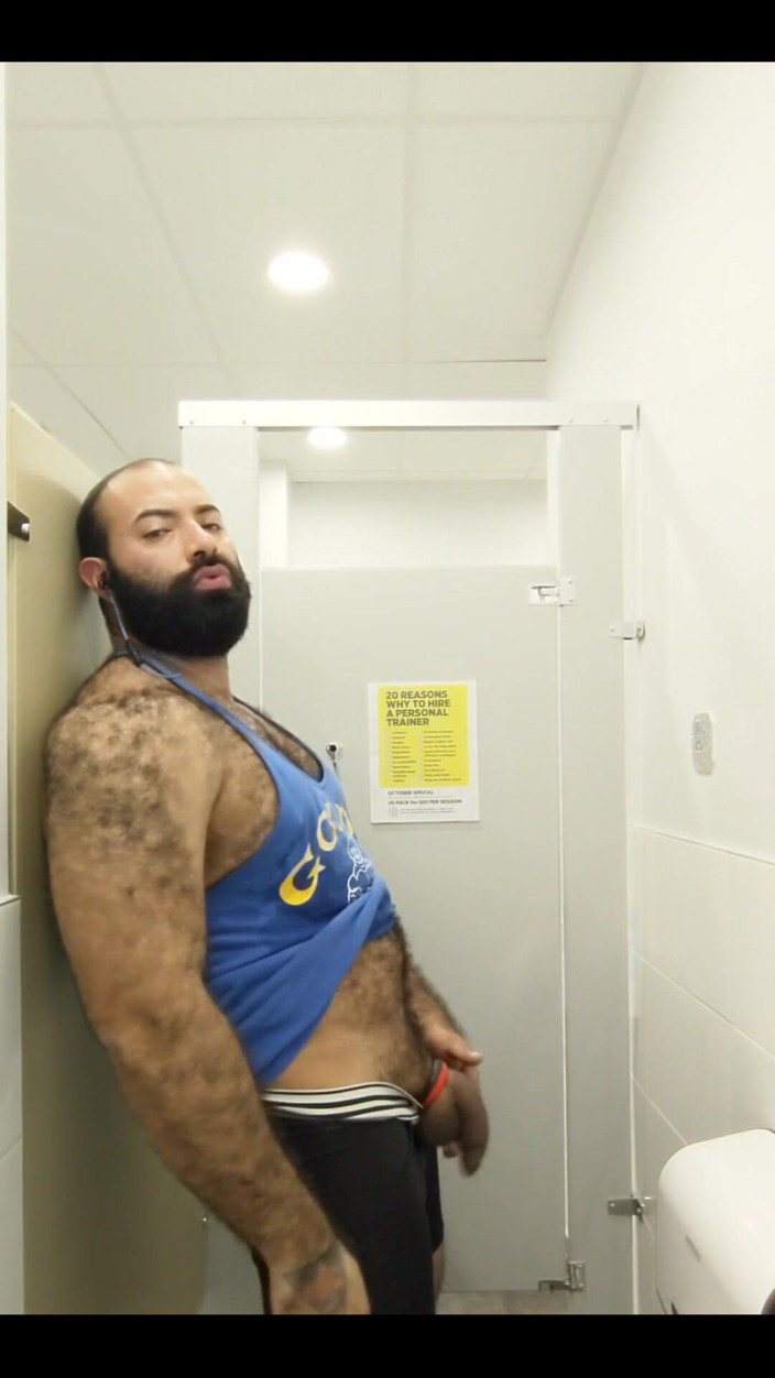 Lobo: A Satisfying Post Workout Jerk off. Decided to Put My...