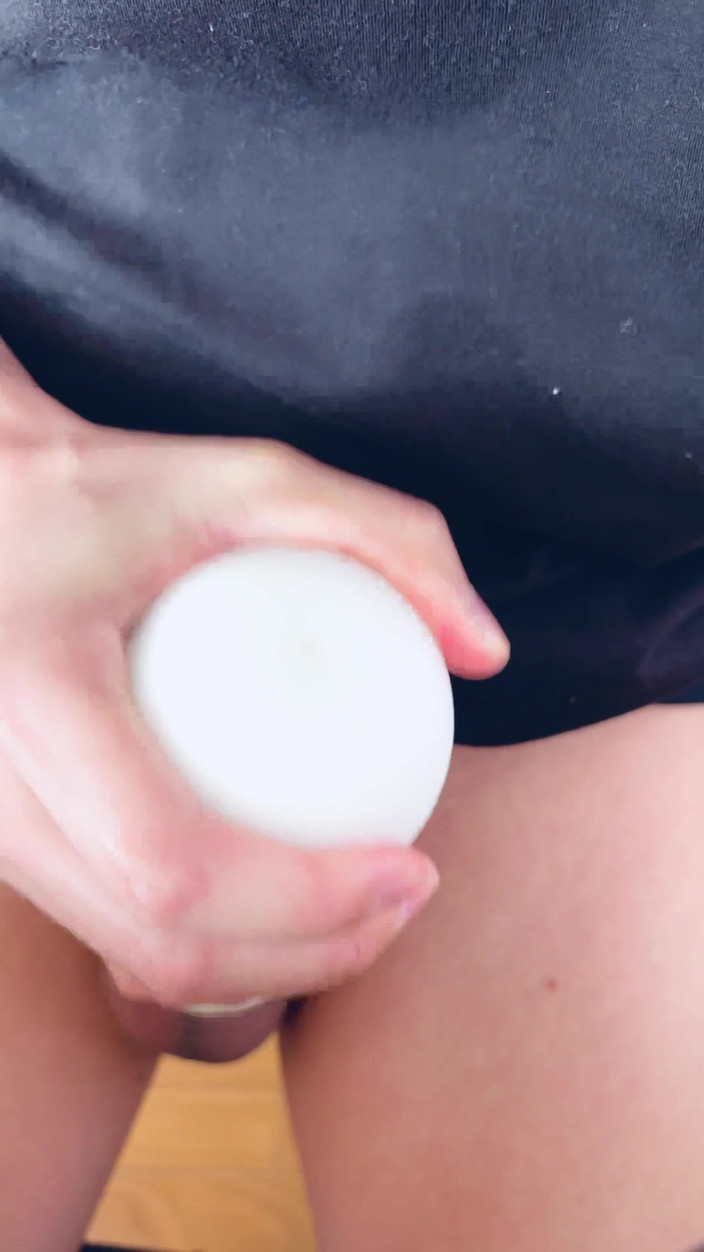 hueikun: Il ragazzo con un grosso prepuzio si masturba usando un...