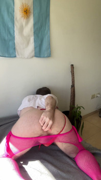 Roztomilý Femboy V Síťovaných Punčochách Šuká Svůj Bubble Butt a Sténá - 4/30 Dní anální Výzva