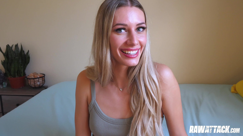 Raw Attack: Emily Jade ganha ideia para seu conteúdo depois de engolir...