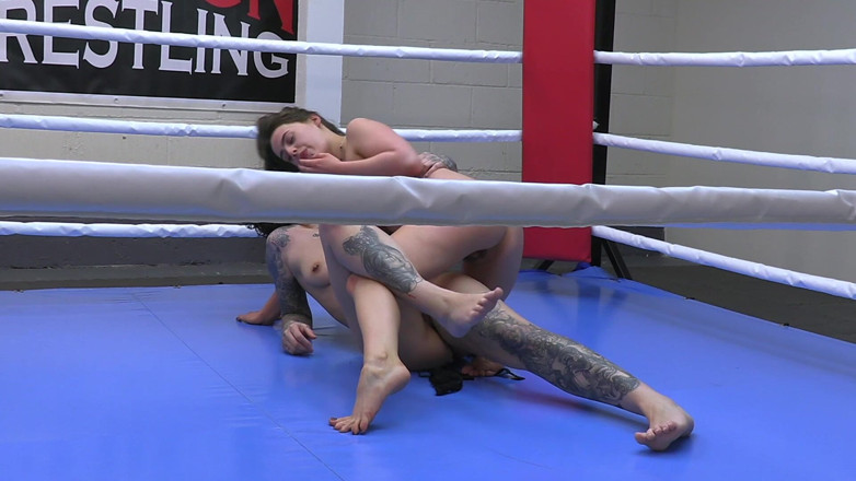 Red Sign Wrestling: Kourtney Inked Vs Valentina Boux - Sex Fight
