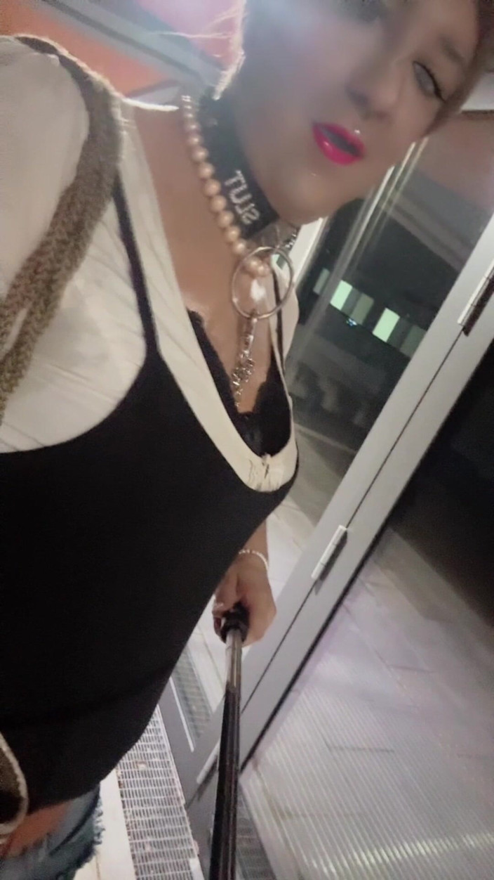 SissyDaniella: Sissy venku kundička a zadek kolík a šukání robertku
