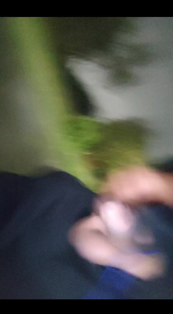 AlexAlejandro13: Aku suka banget muncrat sampai banjir sperma, waktu aku lagi...