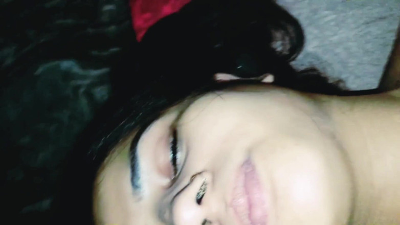 Hot Sis: Latika làm kiểu chó và chơi con cu to