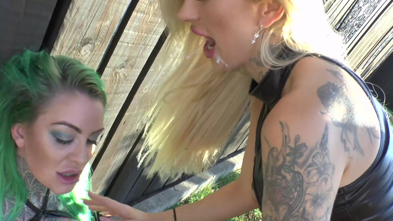 Pinkzilla Media: Sperma beim lesbischen sex geschossen!