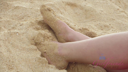 ATK Fans (Girlfriends): Virtual vacation in Hawaii with Sydney Cole
