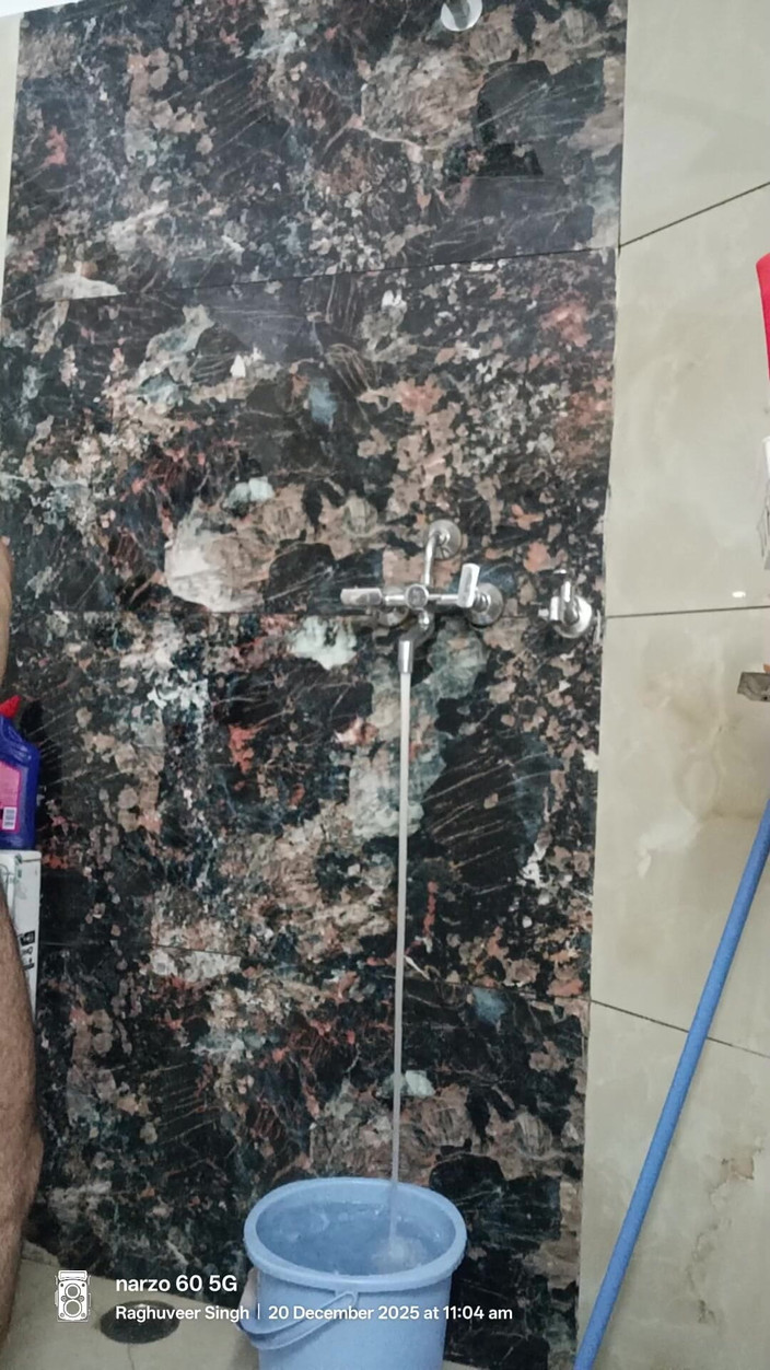 Rajasthani-old-lover: Policier desi