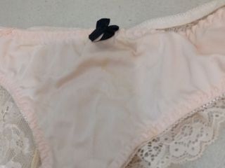 The inner heat of love: Sexy kalhotky použité v crot dívce