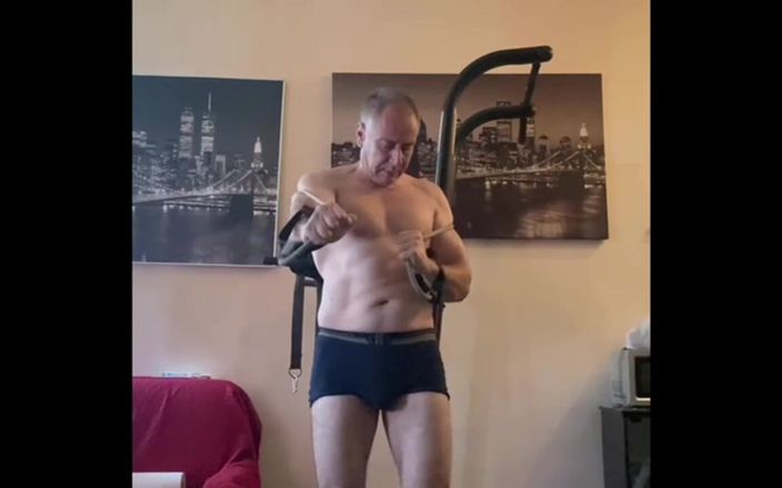 Alex Art: Încearcă plimbarea în pantofii mei