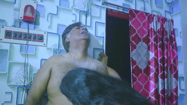 BIREA: Indická desi dívka s velkými prsy šuká se svým přítelem