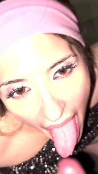 Argentinský Youtuber Saje Penis Dvou Cizích Lidí Ve Výtahu Během Večírku