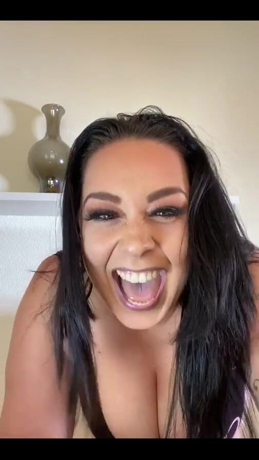 Anastasia Lux: Quem gosta de fio dental?