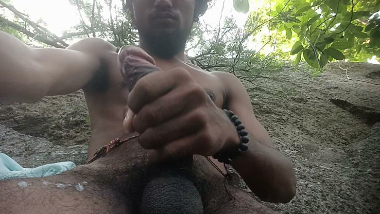AURA THINGS: Hot Indian Desi Boy Masturbate