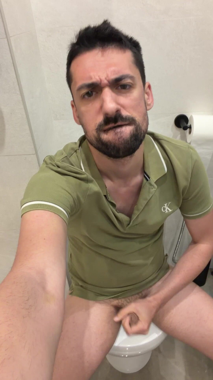 Liam Harding: Hot Stepdaddy Jerking off in Bathroom