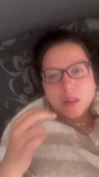 WildEnglishBBW frotando mi clítoris extendiendo mi goteando coño rosa mojado