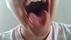 The Antichristrix: La géante aux lèvres rouges a faim de toi, POV