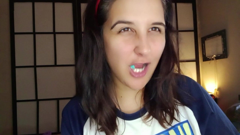 Bunny Looner: Trying Big Bubbles with Bubblegum Roll - Bunny Looner