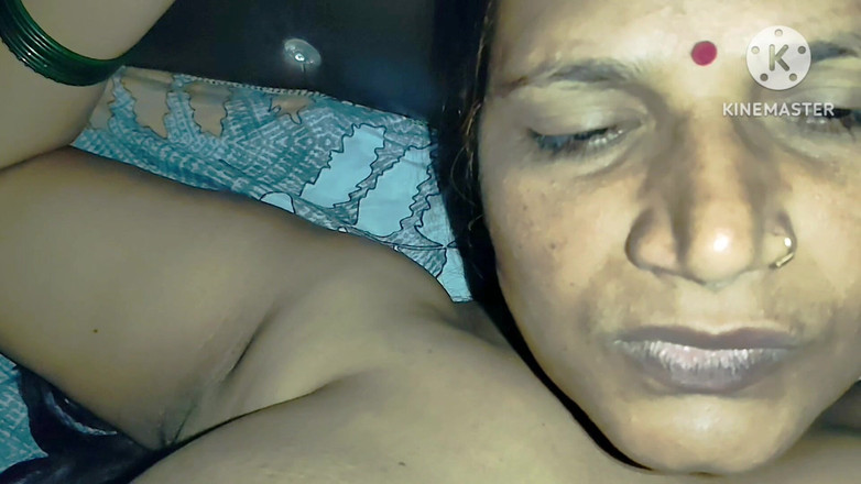 Lustykajolbhabhi: 그녀의 보지를 따먹어