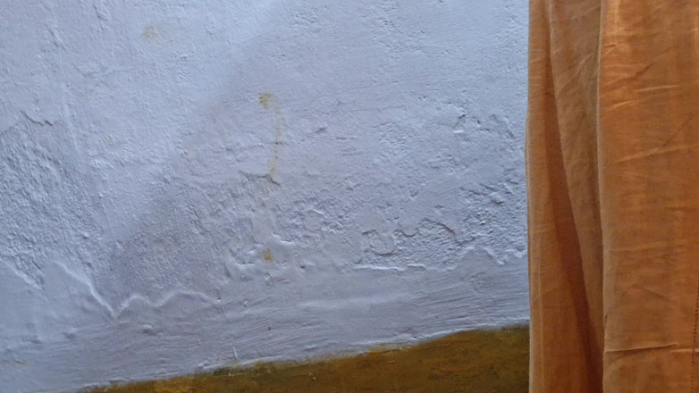 Busty Banuu: Une femme de ménage à forte poitrine se fait sucer