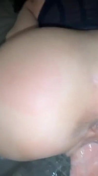 Rozerwał mi majtki, sprawił, że tryskałem, a następnie dał mi najlepsze creampie