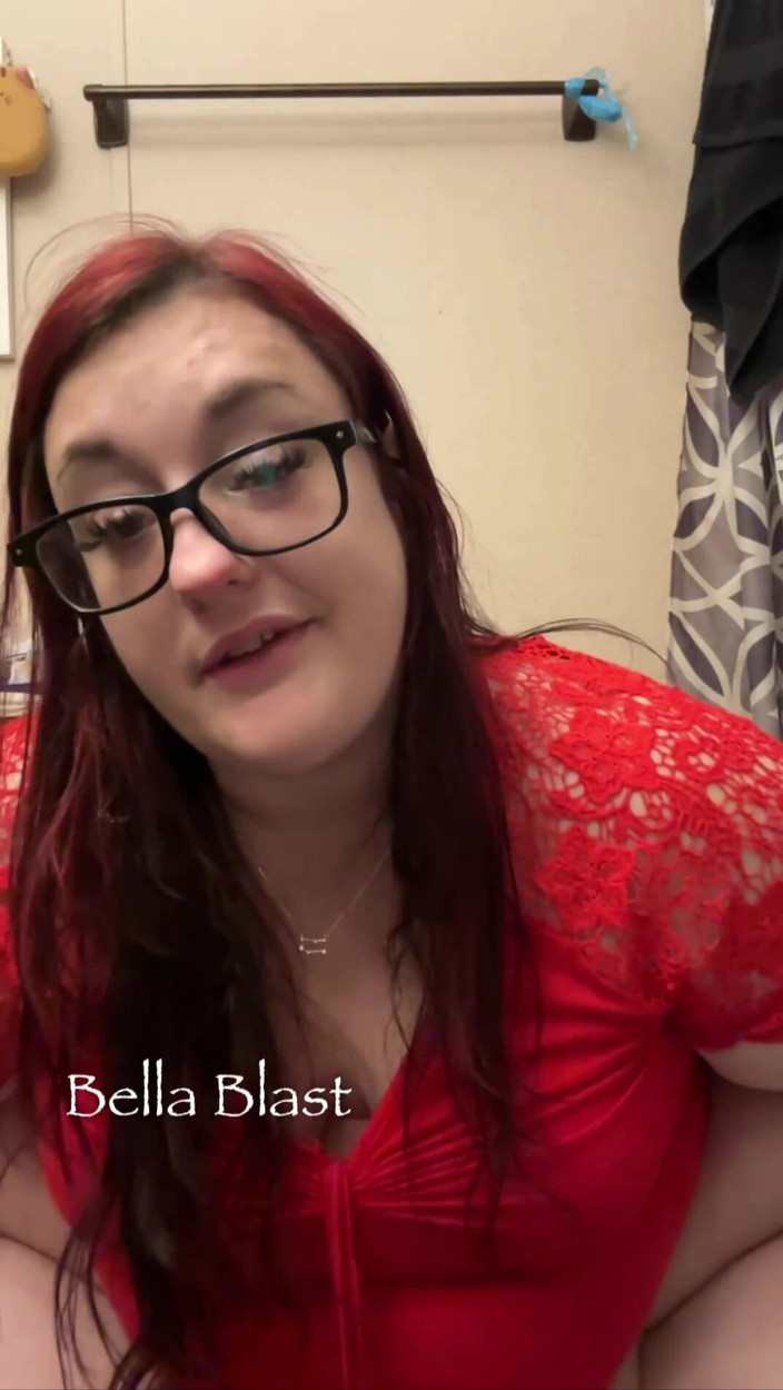 BellaBlast: Spinto al limite: lotta in bagno con un sacco di...