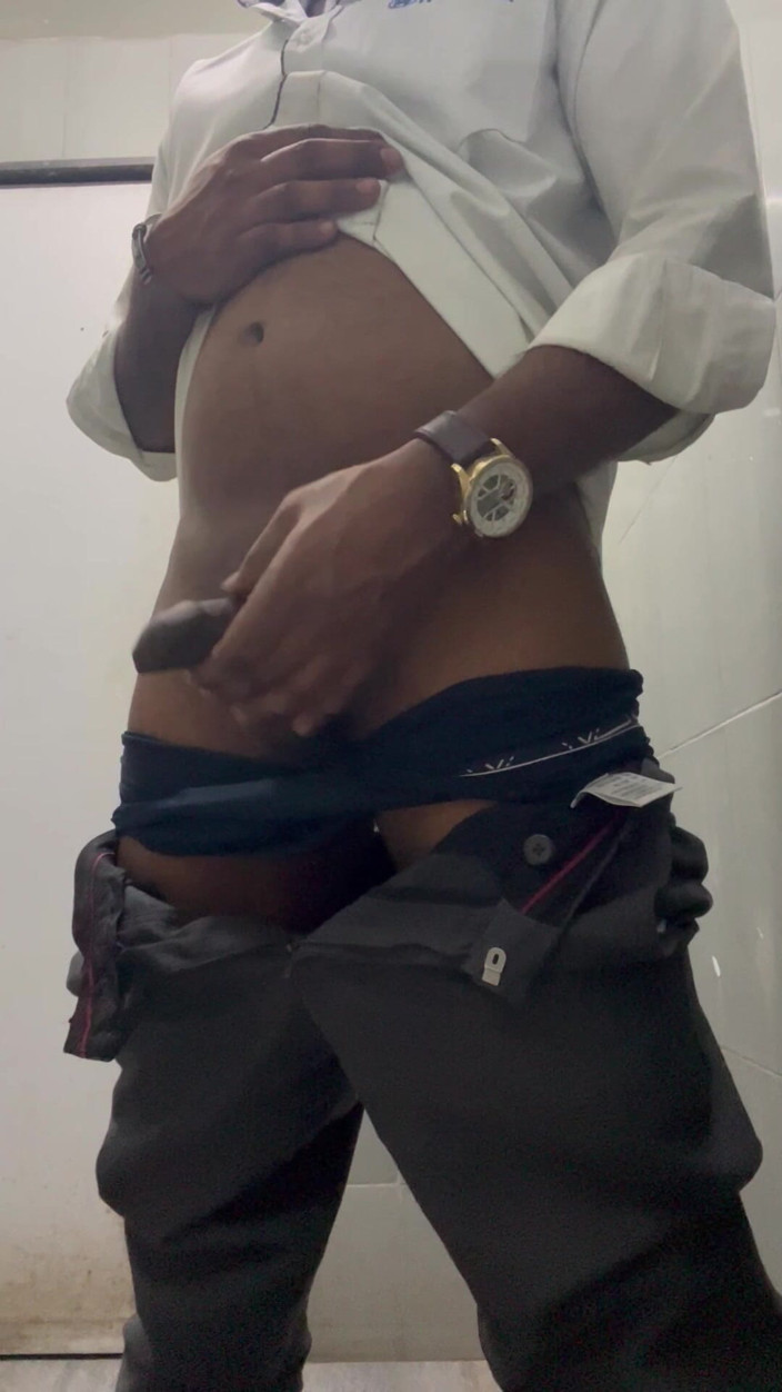 Roha Indian: Saya bermain handjob