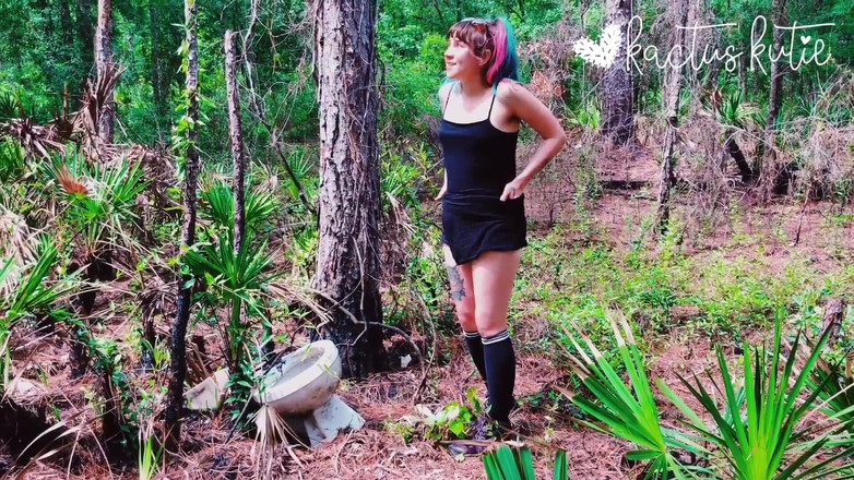 kactus kutie: Hairy Girl Outdoor Pee Compilation