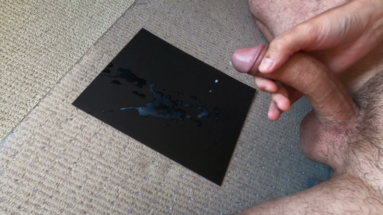Curved One: 湾曲したコックからの精液のプール
