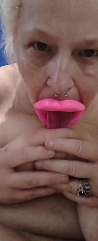 Heard of the Bigmouth Show? Watch This Whore Really Blow Till You Blow