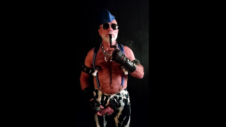 MusclesCigarsFFPig: Nippelpumpen