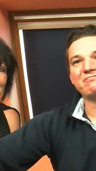 Guarda questa signora tedesca farsi ricoprire di sborra in un trio