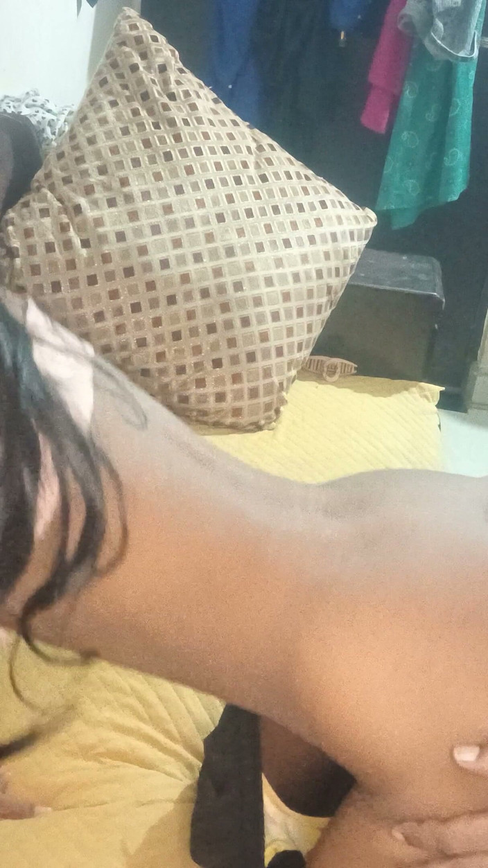 Truefuker: Mon beau-père indien me baise fort et me fait une...