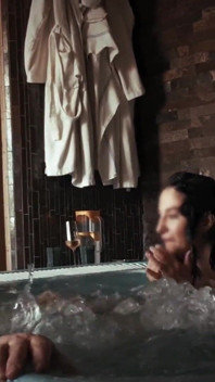 Güzel azgın orta yaşlı seksi kadın jakuzide yabancı tarafından sikiliyor nostaljik aamateur