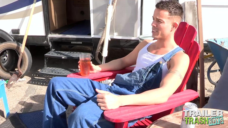 Trailer Trash Boys: TRAILERTRAsHBOYS - hengst Devin franco wird ohne gummi von Nic Sahara