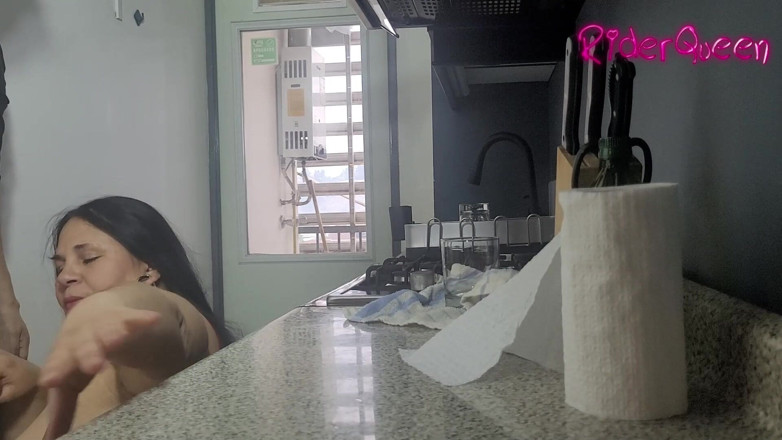 Riderqueen: Macocha w kuchni - Wideo dla fanów - BBW macocha MILF Pasierb