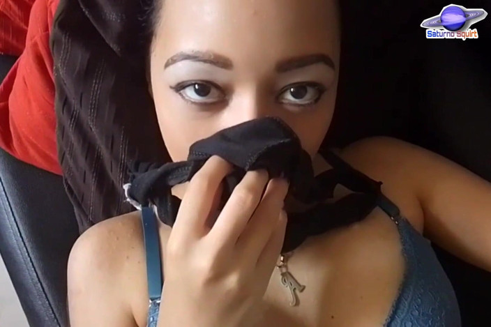 Saturno Squirt: Menghidu seluar dalam dan kekasih saya menggoda saya - Saturno memancut...