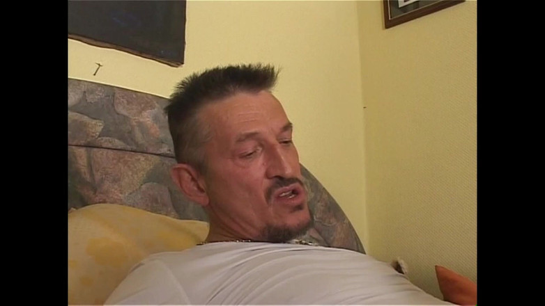 Deutschland porn: La dulce y cachonda esposa