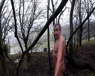 Andy: 젖어 있는 날에 자위하기